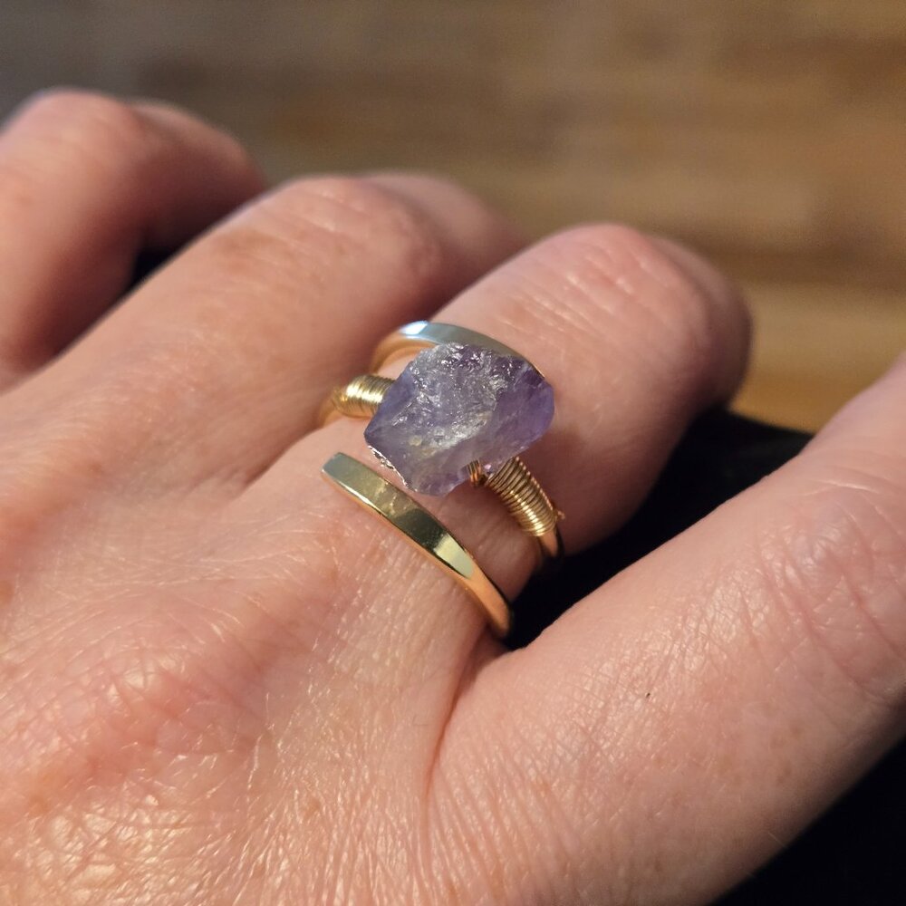Amethyst Stone Twisted Gold Ring
